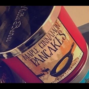 Bath Body Works Candles Set of 2.🐰